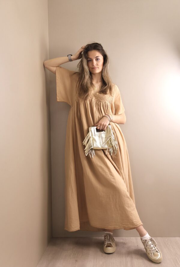 ROBE LONGUE MANCHE COURTE CAMEL – Image 3