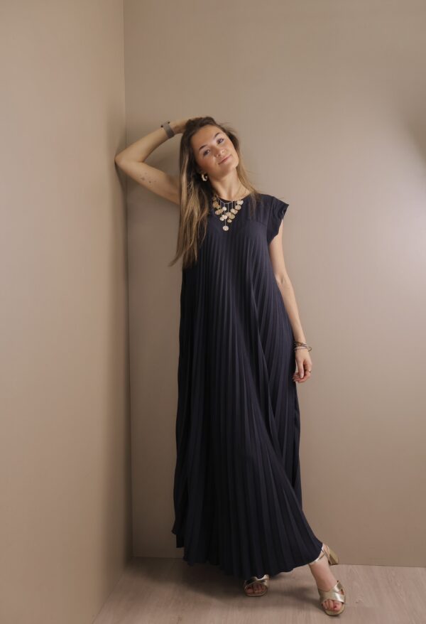 ROBE LONGUE PLISEE BLEU MARINE – Image 3