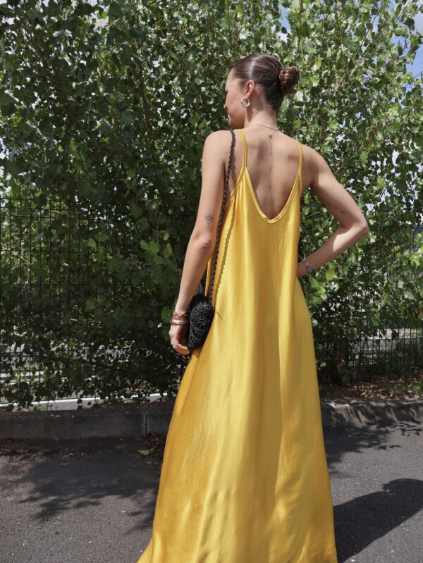 Robe longue SATIN - Ocre – Image 3