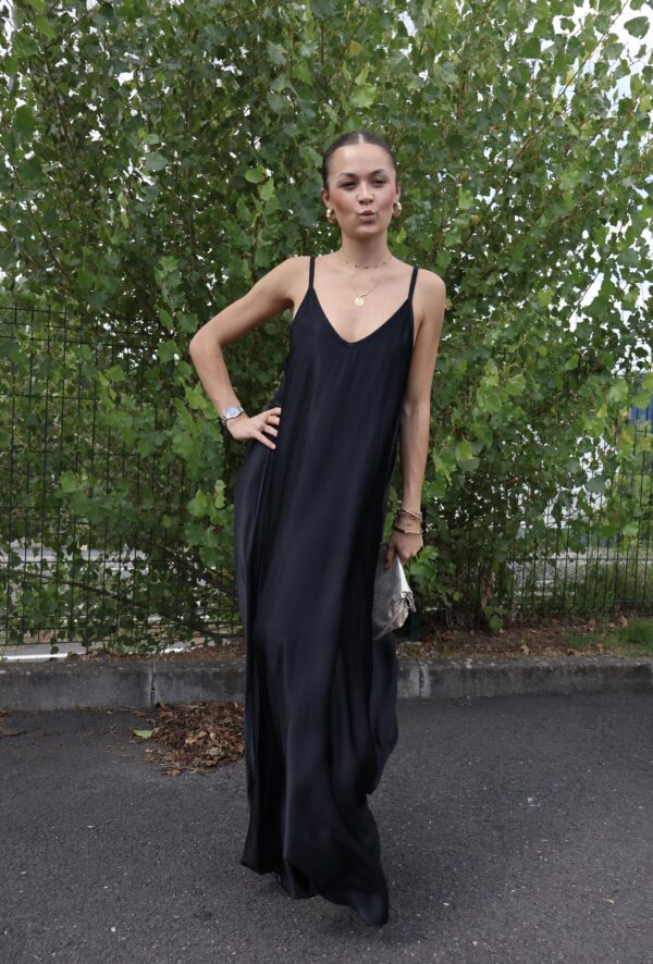 Robe longue SATIN - Black – Image 2